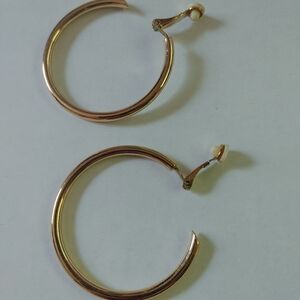 Elegant Medium Gold Hoop Earrings